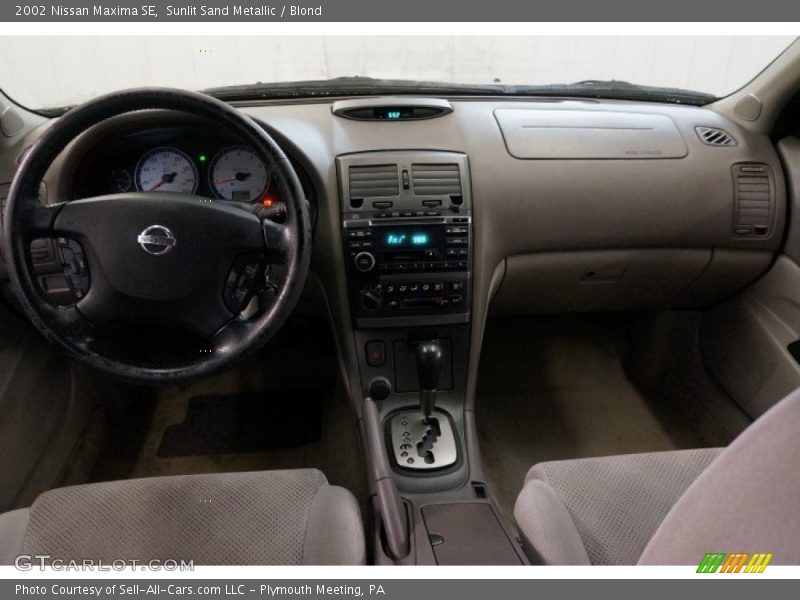 Sunlit Sand Metallic / Blond 2002 Nissan Maxima SE