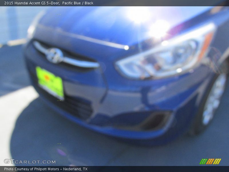 Pacific Blue / Black 2015 Hyundai Accent GS 5-Door