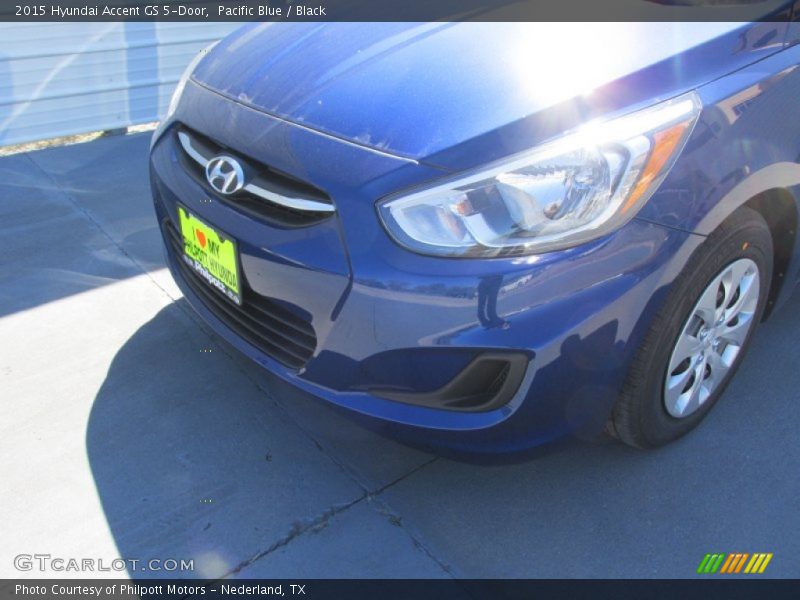 Pacific Blue / Black 2015 Hyundai Accent GS 5-Door