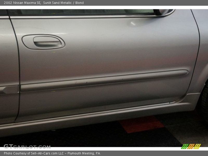 Sunlit Sand Metallic / Blond 2002 Nissan Maxima SE