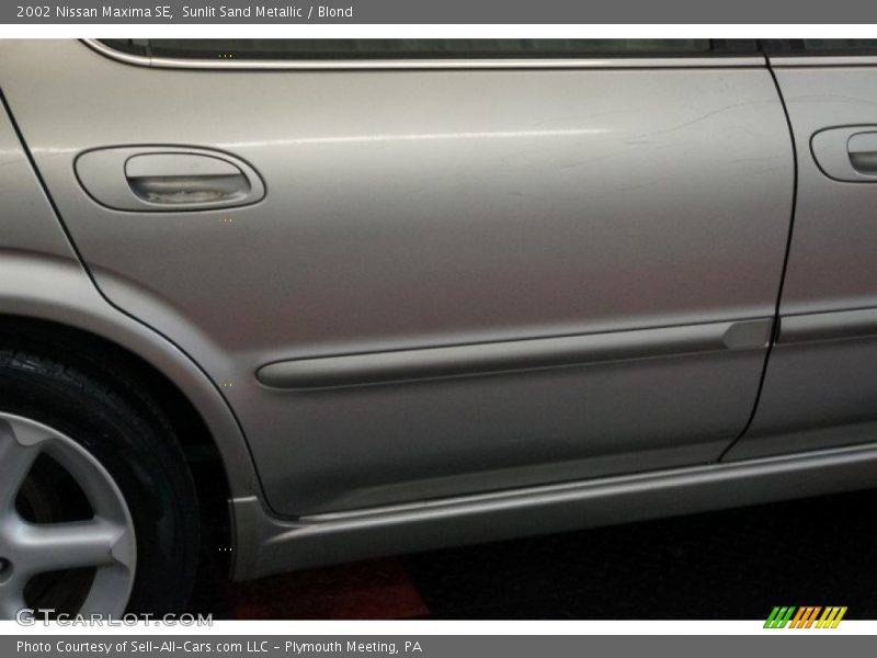 Sunlit Sand Metallic / Blond 2002 Nissan Maxima SE