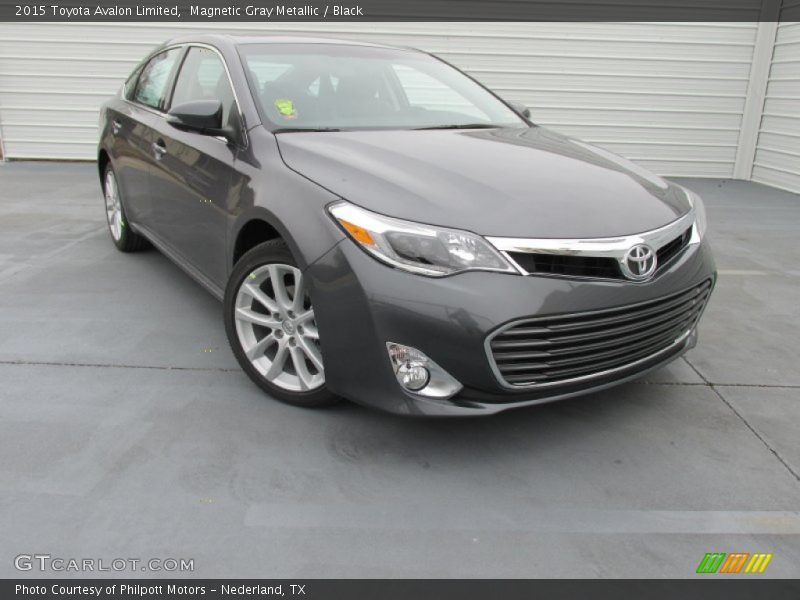 Front 3/4 View of 2015 Avalon Limited