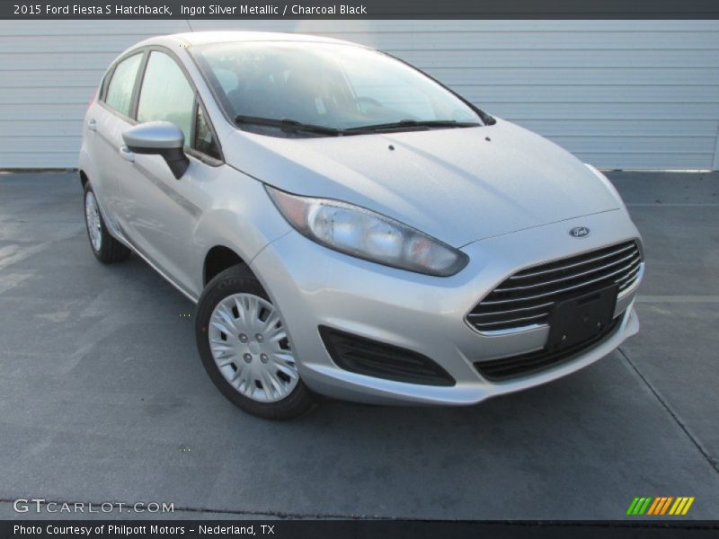 Ingot Silver Metallic / Charcoal Black 2015 Ford Fiesta S Hatchback