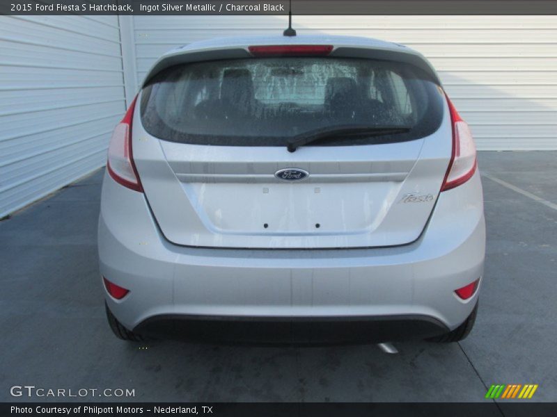 Ingot Silver Metallic / Charcoal Black 2015 Ford Fiesta S Hatchback