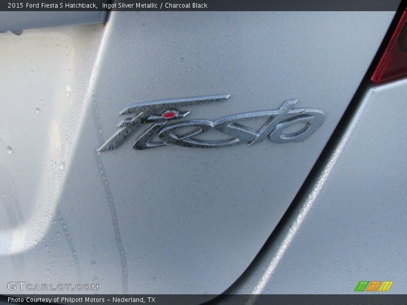 Ingot Silver Metallic / Charcoal Black 2015 Ford Fiesta S Hatchback