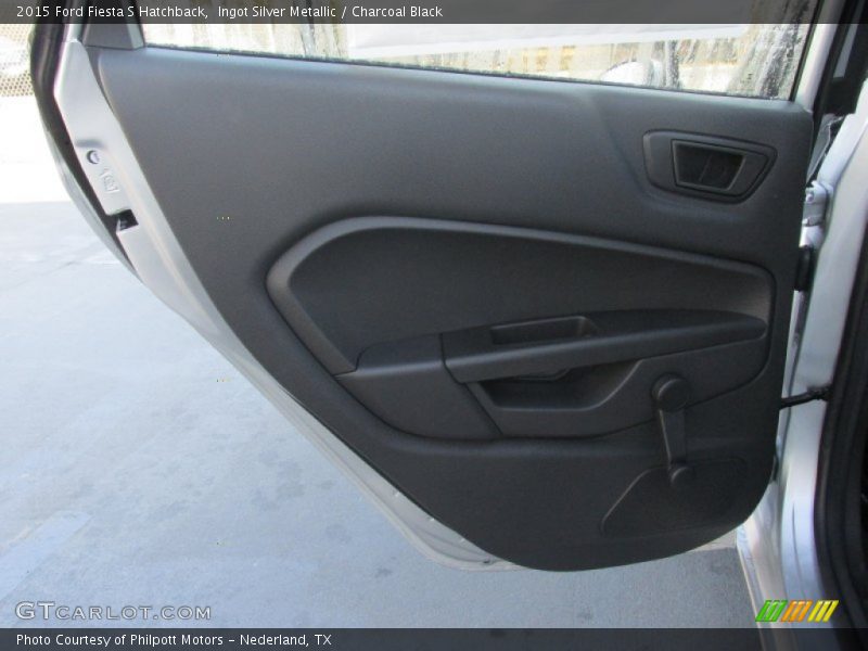 Ingot Silver Metallic / Charcoal Black 2015 Ford Fiesta S Hatchback