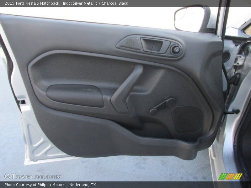 Ingot Silver Metallic / Charcoal Black 2015 Ford Fiesta S Hatchback