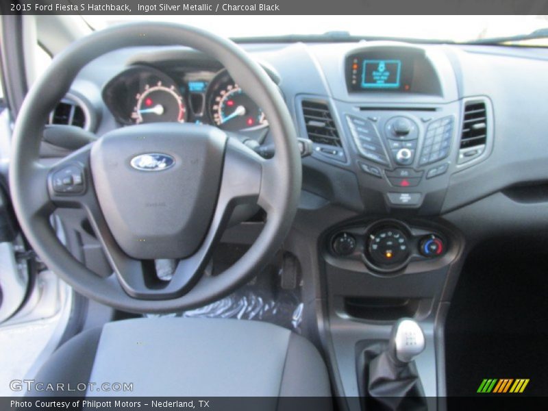 Ingot Silver Metallic / Charcoal Black 2015 Ford Fiesta S Hatchback