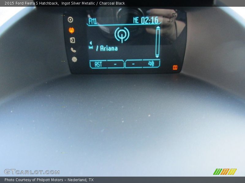 Ingot Silver Metallic / Charcoal Black 2015 Ford Fiesta S Hatchback