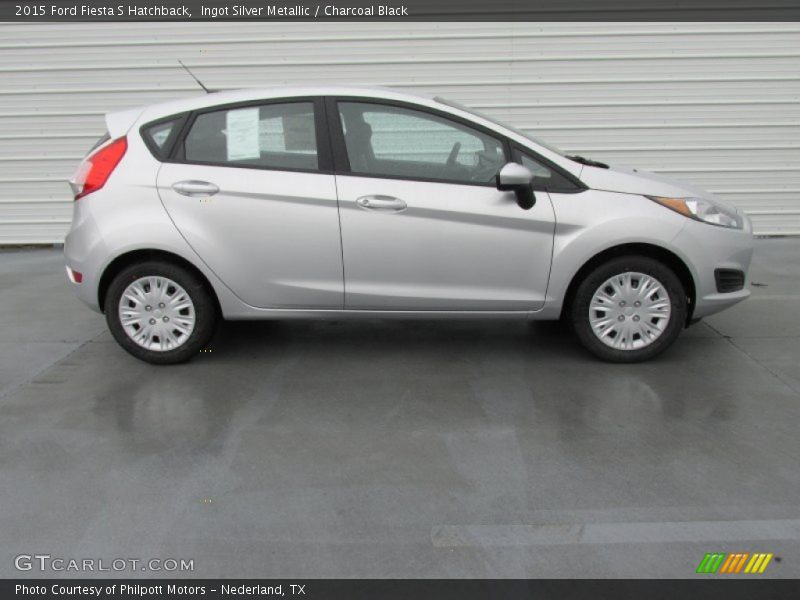 Ingot Silver Metallic / Charcoal Black 2015 Ford Fiesta S Hatchback