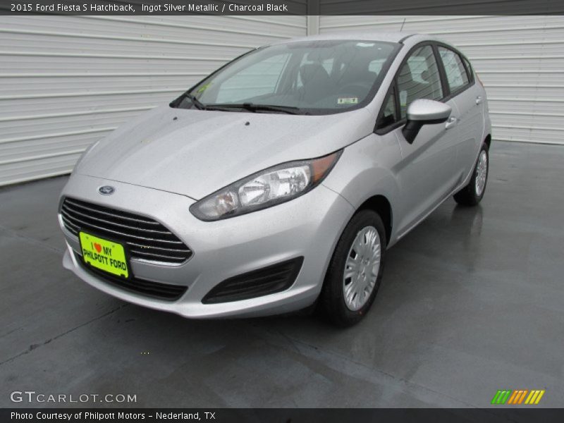 Ingot Silver Metallic / Charcoal Black 2015 Ford Fiesta S Hatchback