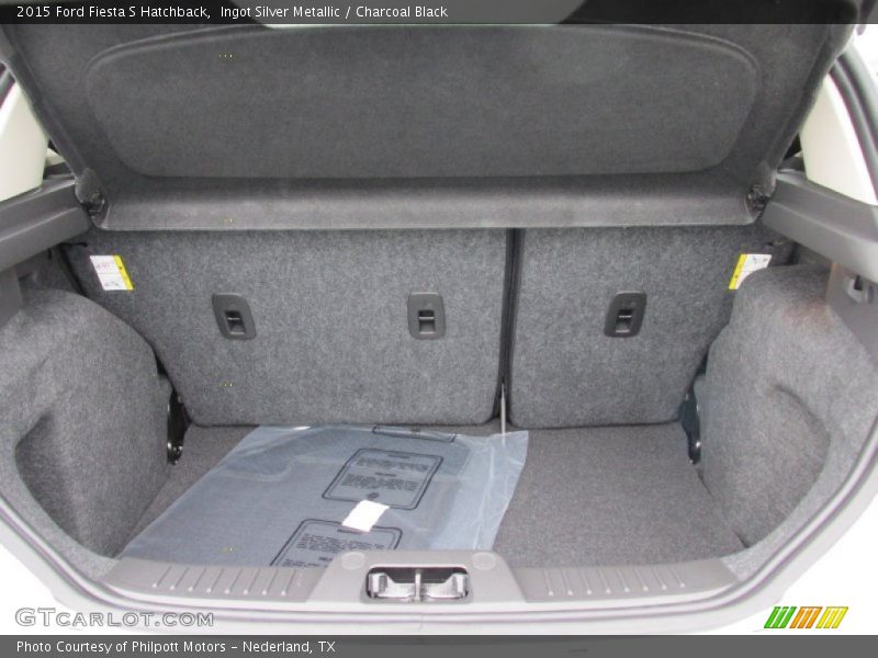 Ingot Silver Metallic / Charcoal Black 2015 Ford Fiesta S Hatchback