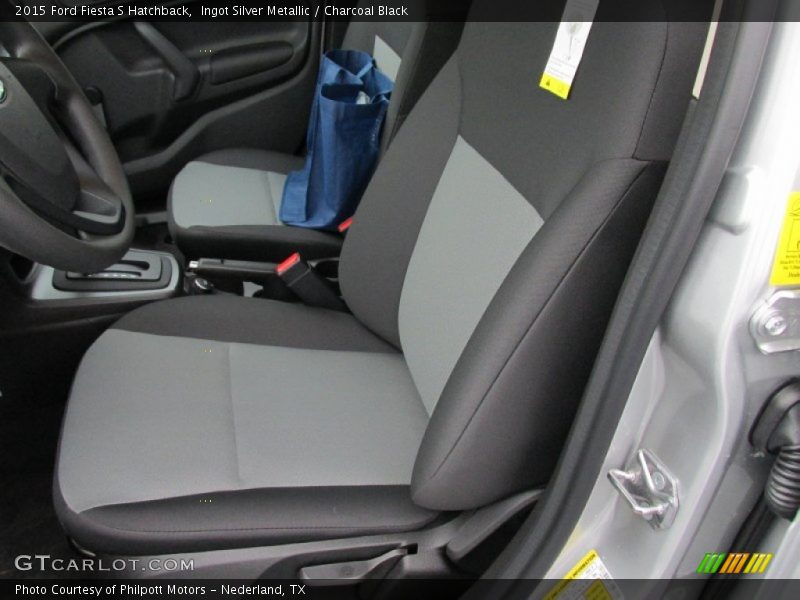 Ingot Silver Metallic / Charcoal Black 2015 Ford Fiesta S Hatchback