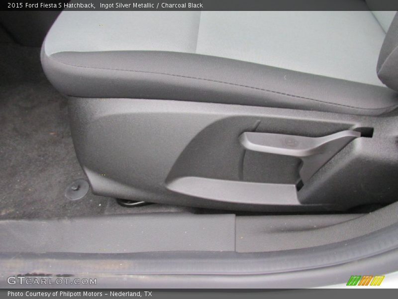 Ingot Silver Metallic / Charcoal Black 2015 Ford Fiesta S Hatchback