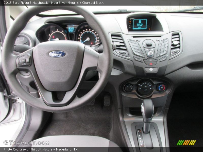 Ingot Silver Metallic / Charcoal Black 2015 Ford Fiesta S Hatchback