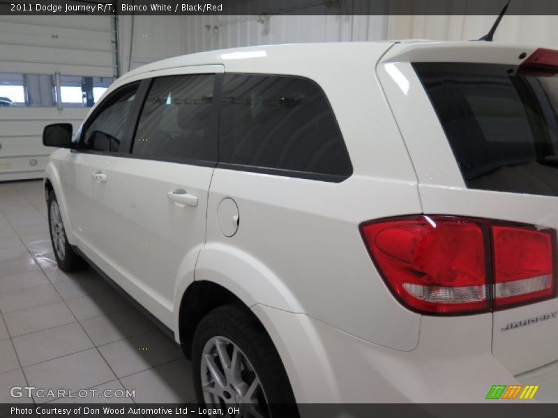 Bianco White / Black/Red 2011 Dodge Journey R/T