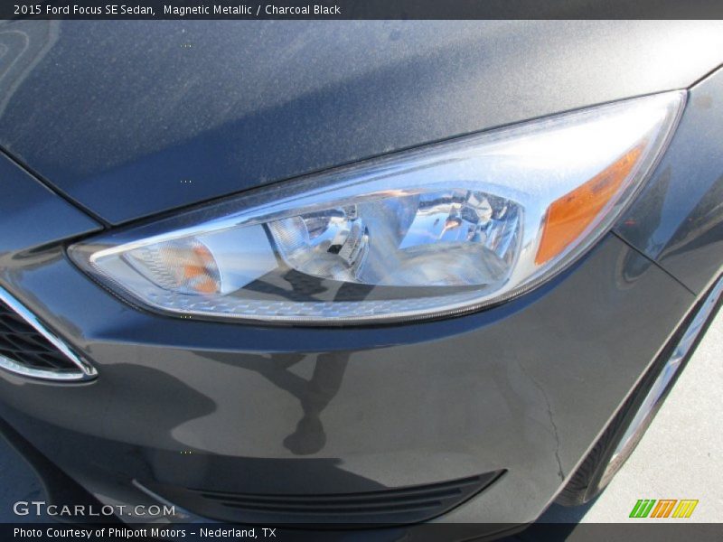 Magnetic Metallic / Charcoal Black 2015 Ford Focus SE Sedan