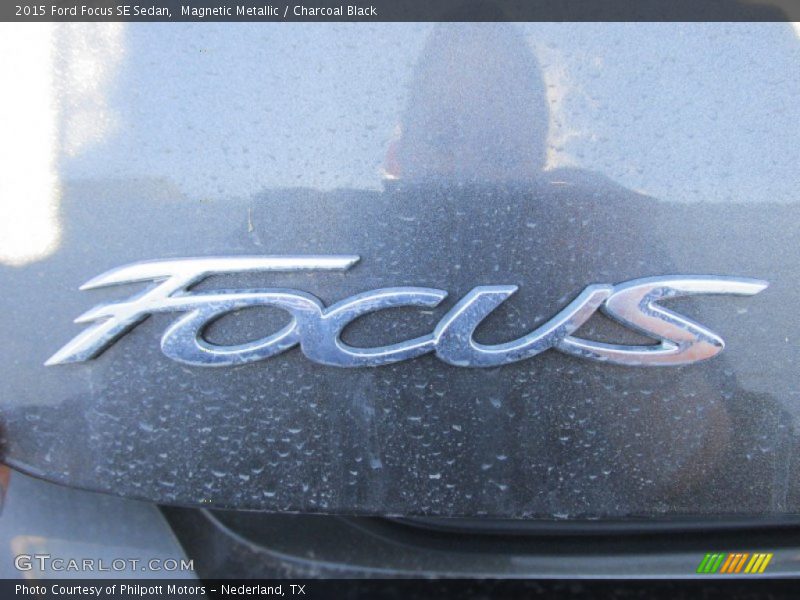 Magnetic Metallic / Charcoal Black 2015 Ford Focus SE Sedan