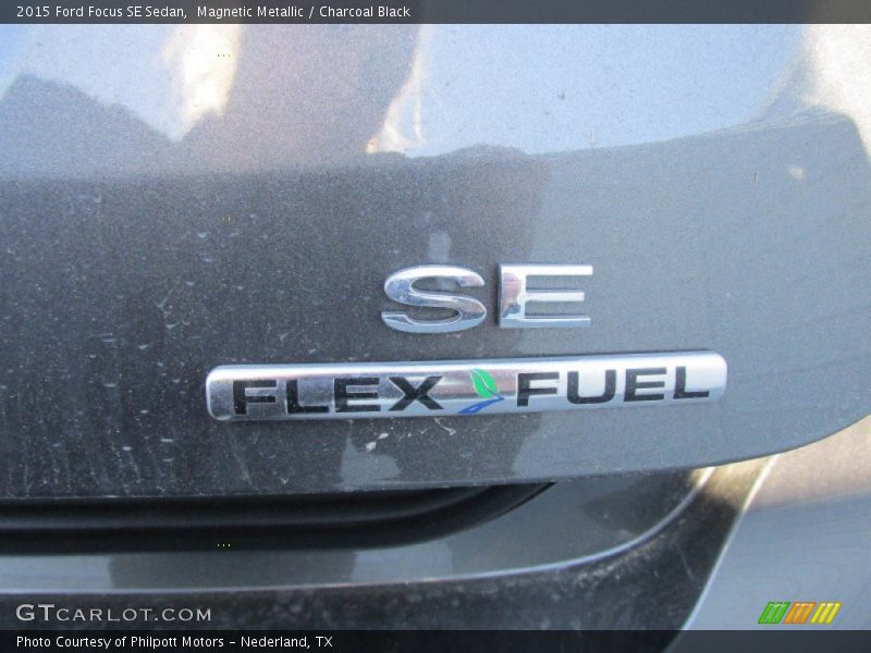 Magnetic Metallic / Charcoal Black 2015 Ford Focus SE Sedan