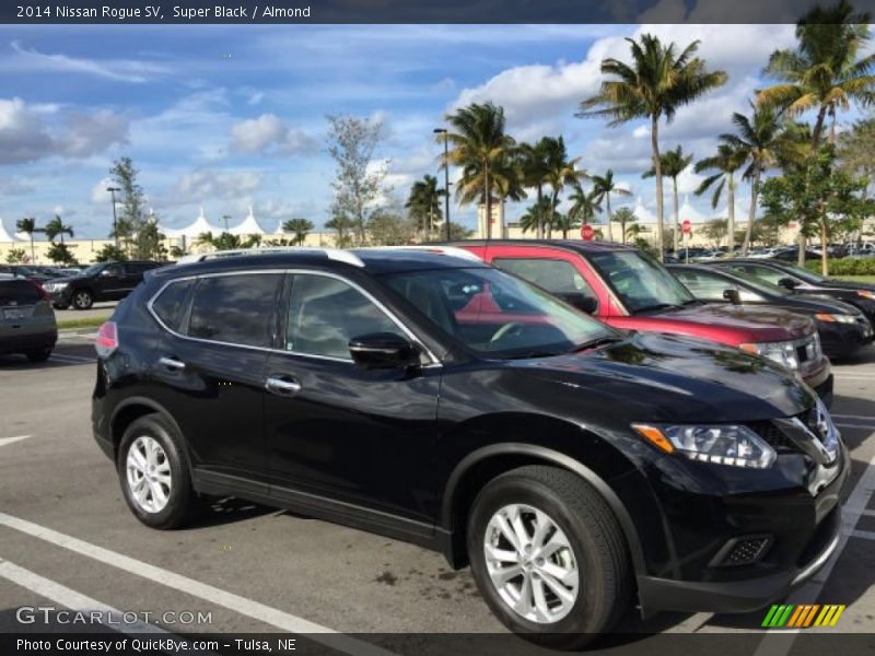 Super Black / Almond 2014 Nissan Rogue SV