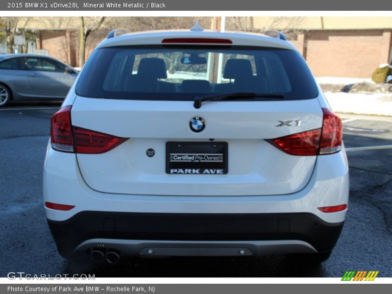 Mineral White Metallic / Black 2015 BMW X1 xDrive28i