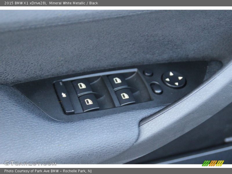 Mineral White Metallic / Black 2015 BMW X1 xDrive28i