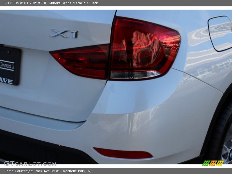 Mineral White Metallic / Black 2015 BMW X1 xDrive28i