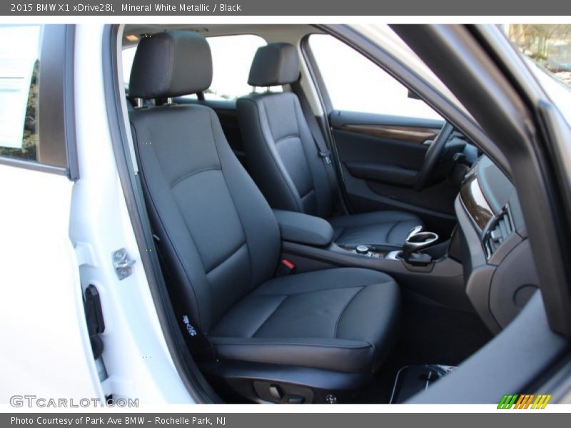 Mineral White Metallic / Black 2015 BMW X1 xDrive28i