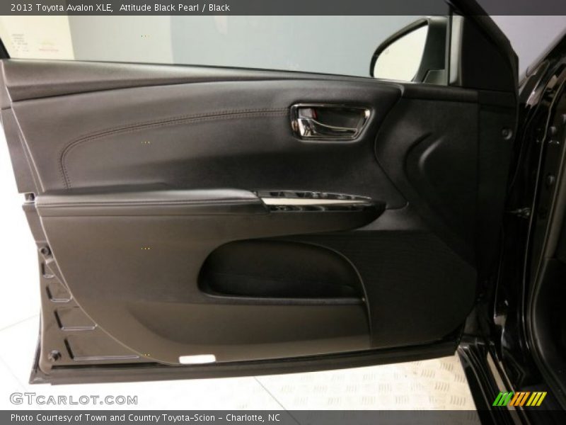 Attitude Black Pearl / Black 2013 Toyota Avalon XLE