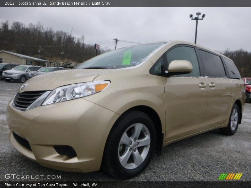 Front 3/4 View of 2012 Sienna LE