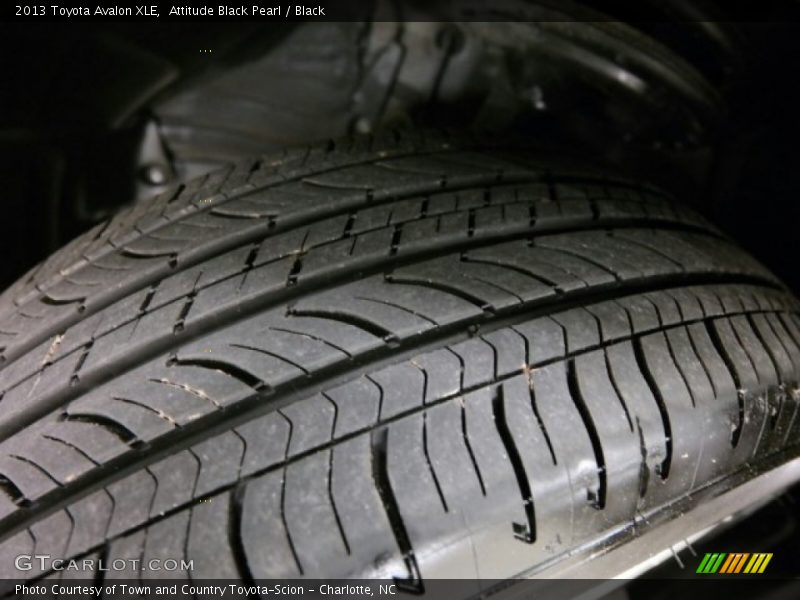 Attitude Black Pearl / Black 2013 Toyota Avalon XLE