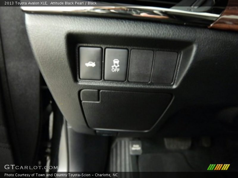 Attitude Black Pearl / Black 2013 Toyota Avalon XLE