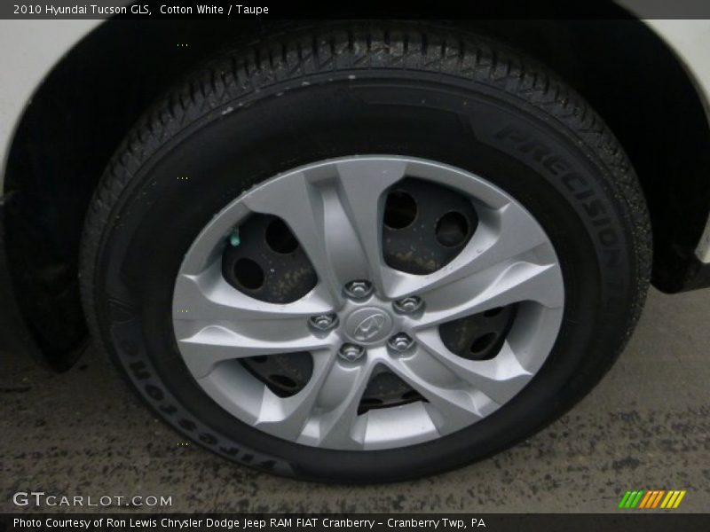 Cotton White / Taupe 2010 Hyundai Tucson GLS