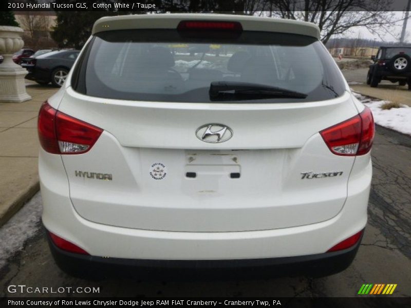 Cotton White / Taupe 2010 Hyundai Tucson GLS