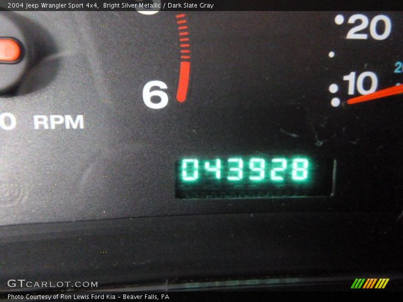 Bright Silver Metallic / Dark Slate Gray 2004 Jeep Wrangler Sport 4x4