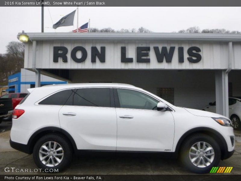 Snow White Pearl / Satin Black 2016 Kia Sorento LX AWD