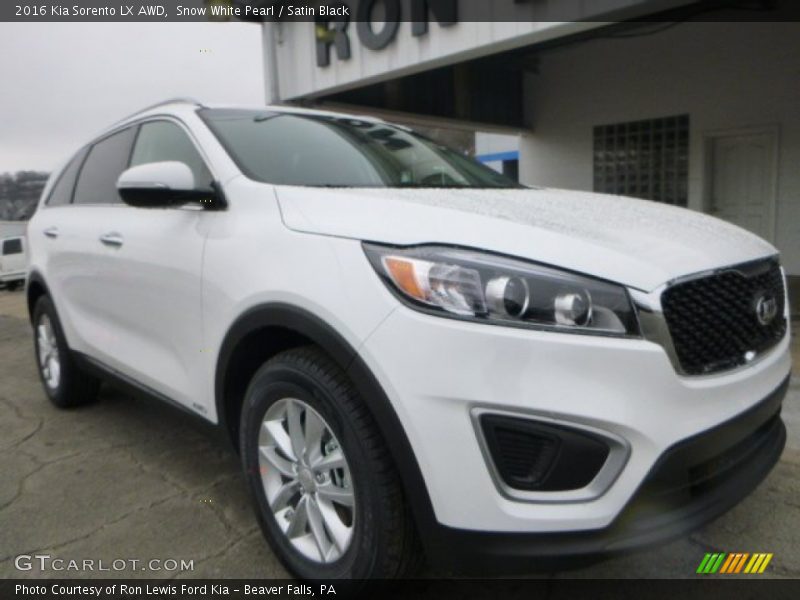Snow White Pearl / Satin Black 2016 Kia Sorento LX AWD