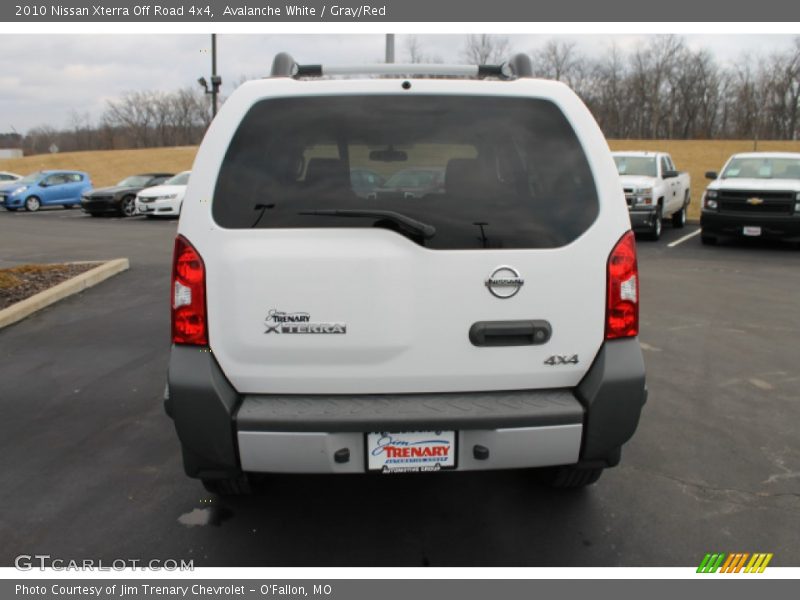 Avalanche White / Gray/Red 2010 Nissan Xterra Off Road 4x4