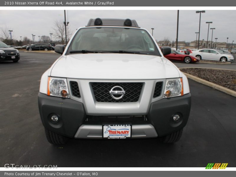 Avalanche White / Gray/Red 2010 Nissan Xterra Off Road 4x4