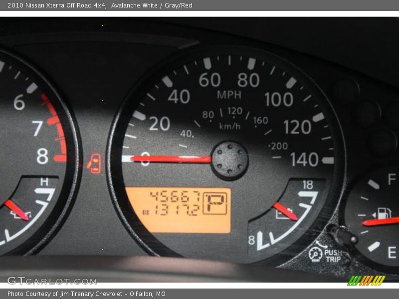 Avalanche White / Gray/Red 2010 Nissan Xterra Off Road 4x4