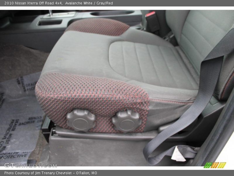Avalanche White / Gray/Red 2010 Nissan Xterra Off Road 4x4