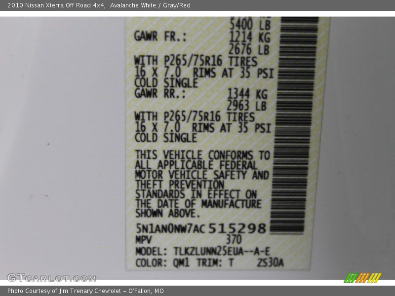 Avalanche White / Gray/Red 2010 Nissan Xterra Off Road 4x4