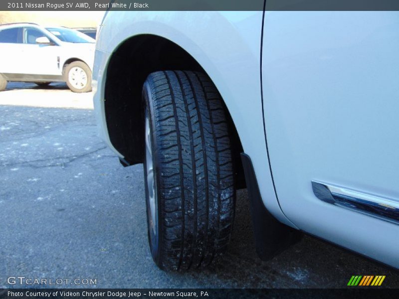 Pearl White / Black 2011 Nissan Rogue SV AWD