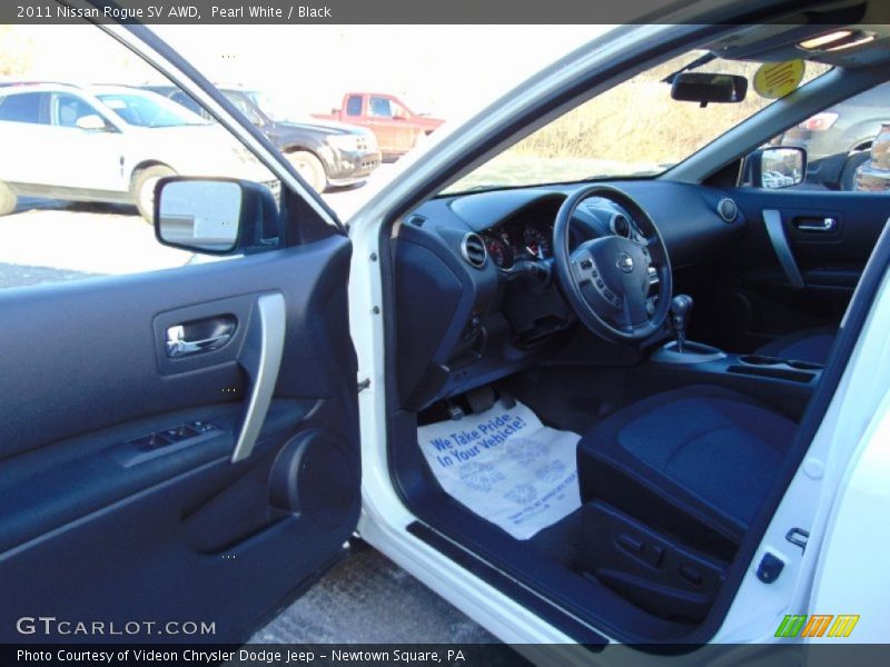 Pearl White / Black 2011 Nissan Rogue SV AWD