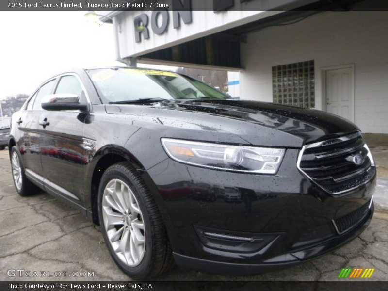 Tuxedo Black Metallic / Dune 2015 Ford Taurus Limited