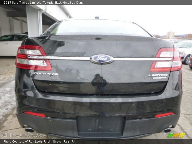 Tuxedo Black Metallic / Dune 2015 Ford Taurus Limited