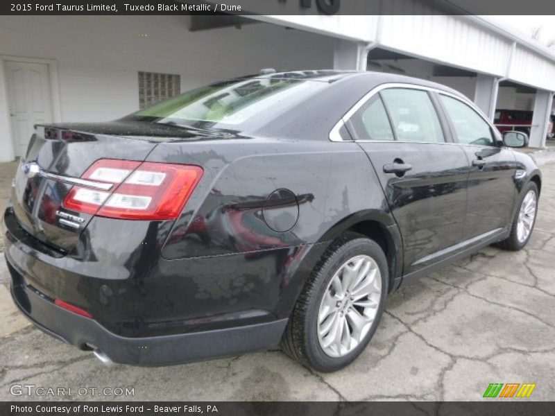 Tuxedo Black Metallic / Dune 2015 Ford Taurus Limited
