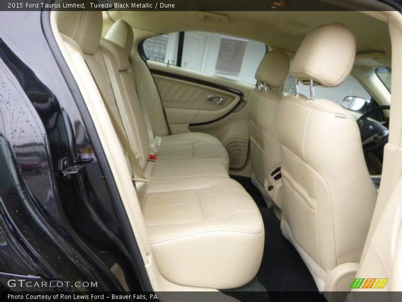 Tuxedo Black Metallic / Dune 2015 Ford Taurus Limited