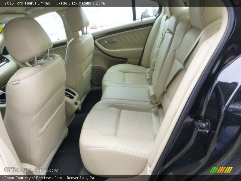 Tuxedo Black Metallic / Dune 2015 Ford Taurus Limited