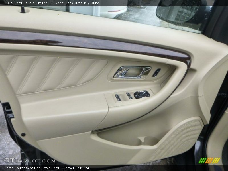 Tuxedo Black Metallic / Dune 2015 Ford Taurus Limited
